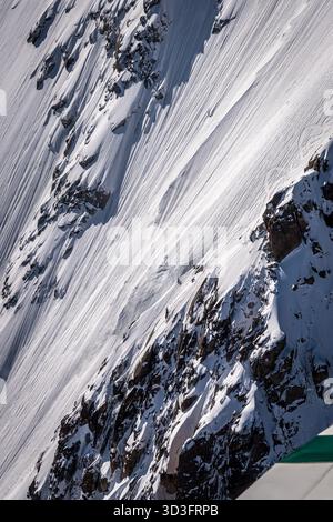 Die Lenzspitze oberhalb von SaaS Fee liegt über 4000 m. zwei atemberaubende Routen führen zu ihrem Gipfel: N Face und NO Ridge. Ziemlich exponiert mit fantastischer Aussicht. Stockfoto