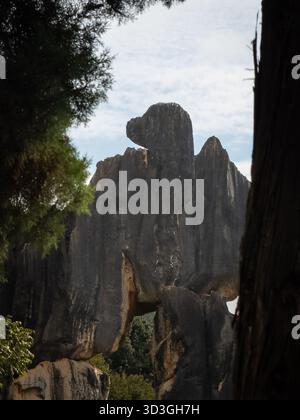 Kunming, China - 10. Oktober 2025: Malerischer Blick auf den Steinwald in Shilin, Kunming, Provinz Yunnan, China. Stockfoto
