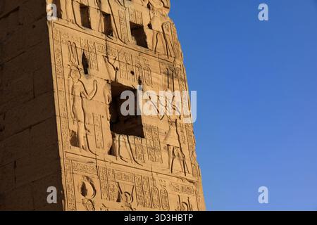 Der ptolemäische Tempel von KOM Ombo am Ufer des Nils, Assuan, Ägypten. Stockfoto