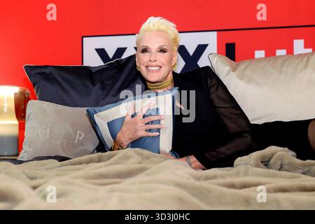 Schauspielerin Brigitte Nielsen beim XXXLutz x Marcel Remus Collection Launch im Premium-Möbel- und Einrichtungshaus XXXLutz. Nürnberg, 05.11.2025 Bayern Deutschland *** Schauspielerin Brigitte Nielsen bei der XXXLutz x Marcel Remus Collection Launch im Premium Möbel- und Innenarchitekturgeschäft XXXLutz Nürnberg, 05 11 2025 Bavaria Deutschland Copyright: XDwixAnoraganingrumx Stockfoto