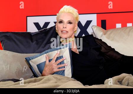 Schauspielerin Brigitte Nielsen beim XXXLutz x Marcel Remus Collection Launch im Premium-Möbel- und Einrichtungshaus XXXLutz. Nürnberg, 05.11.2025 Bayern Deutschland *** Schauspielerin Brigitte Nielsen bei der XXXLutz x Marcel Remus Collection Launch im Premium Möbel- und Innenarchitekturgeschäft XXXLutz Nürnberg, 05 11 2025 Bavaria Deutschland Copyright: XDwixAnoraganingrumx Stockfoto
