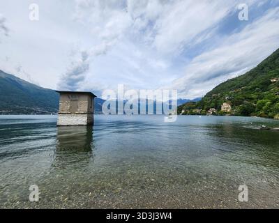 Hütte im See in Como, Italien. Hochwertige Fotos Stockfoto