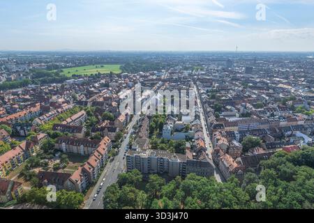 Die mittelfränkische Stadt Fürth von oben, Blick auf die Bezirke rund um das Rednitztal Stockfoto