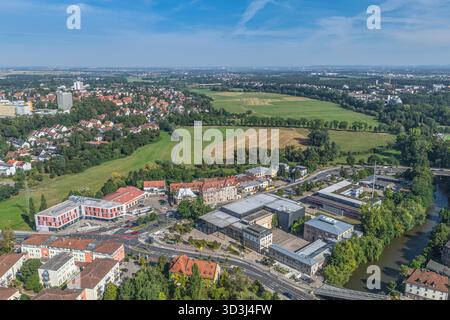 Die mittelfränkische Stadt Fürth von oben, Blick auf die Bezirke rund um das Rednitztal Stockfoto