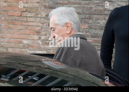 Rom, Italien. November 2025. Robert de Niro verlässt das Capidoglio. Quelle: SOPA Images Limited/Alamy Live News Stockfoto