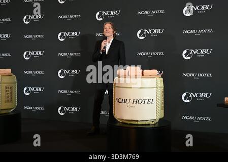 Rom, Italien. November 2025. Rom: Via Veneto. Nobu Hotel Eröffnung, Sake Zeremonie. Auf dem Foto: Carlo Acampora Credit: Independent Photo Agency/Alamy Live News Stockfoto