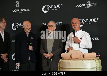 Rom: Via Veneto. Nobu Hotel Eröffnung, Sake Zeremonie. Abgebildet: Meir Teper, Robert De Niro, Nobu Matsuhisa Stockfoto