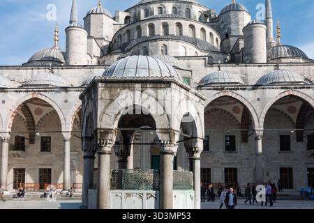Blaue Moschee (Sultan-Ahmed-Moschee) in Istanbul, Turkiye (Türkei) Stockfoto