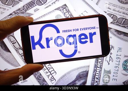 Polen. September 2025. In dieser Abbildung wird das Firmenlogo von Kroger auf einem Smartphone-Bildschirm angezeigt. Quelle: SOPA Images Limited/Alamy Live News Stockfoto