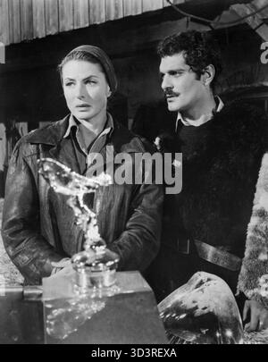 Die Schauspieler Ingrid Bergman und Omar Sharif in dem Film The Yellow Rolls-Royce, USA 1964 Stockfoto
