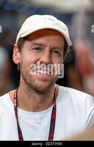 Sebastian Vettel (GER) F1-Weltmeister während des Medientages der Formel 1 MSC Cruises São Paulo Grand Prix 2025 in Autódromo José Carlos Pace, São Paulo, Brasilien, vor der 21. Von 24. Runde der FIA Formel-1-Weltmeisterschaft 2025 (6.–9. November 2025). (Credits: Unicode Images/Alamy Live News) Stockfoto