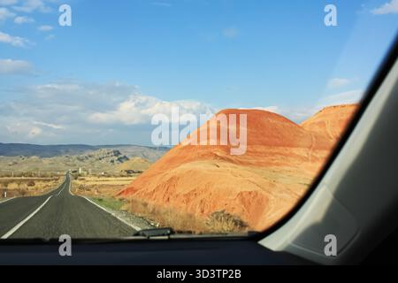 Regenbogenfarbene, rote Berge in der Türkei, Provinz Erzurum Stockfoto