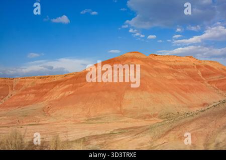 Regenbogenfarbene, rote Berge in der Türkei, Provinz Erzurum Stockfoto