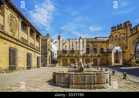 Löwenbrunnen auf der Plaza del Populo, Baeza Stockfoto