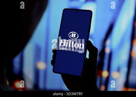 12. September 2024, Paraguay. In dieser Abbildung wird das Hilton Hotels & Resorts Logo auf einem Smartphone-Bildschirm angezeigt Stockfoto