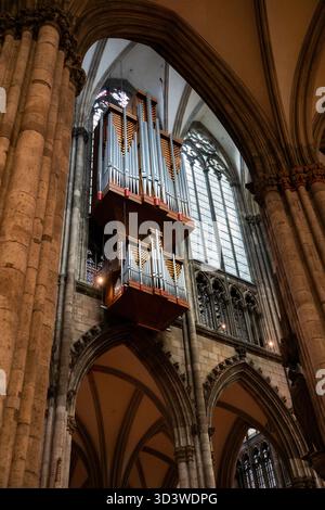 Köln, Deutschland – 24. September 2024 – Kölner Dom Pfeifenorgel Deutschland. Orgelpfeifen im riesigen Kölner Dom. Stockfoto