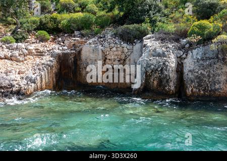Die versunkene Stadt Simena in Turkije (Türkei) ist auch der Ort der antiken lykischen Gräber Stockfoto