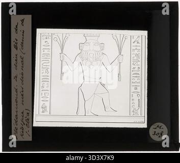 Eine Linienzeichnung eines Reliefs mit dem Gott Bes aus dem südlichen Kiosk des Tempels von Montu, Medamud. Das Bild ist ein Glasdiapositiv aus der Zeit um 1839-1939. Stockfoto