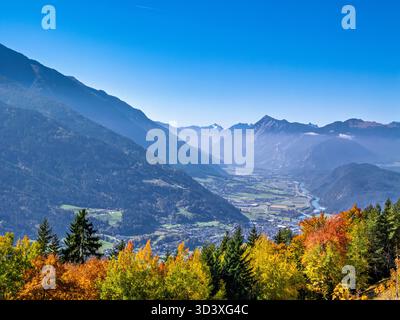 Blick auf das Inntal von Mösern bei Seefeld, Tirol, Österreich, Europa Stockfoto
