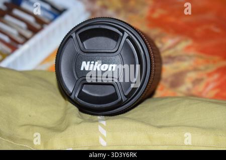 Nikon Objektivkappe – Schützen Sie Ihr Objektiv, Halten Sie Jeden Moment Fest Stockfoto