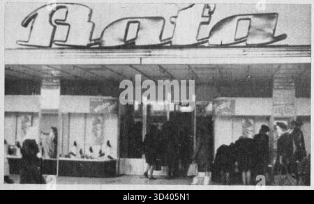 Das Geschäft Bata in Liben, Prag, in der Zenklova (ehemals Primatorenstraße) 286/26, fotografiert 1942. Jan Kubiš ließ sein blutbeflecktes Fahrrad nach dem Attentat in der Nähe, bevor er in die Wohnung der Familie Novák weiterging. Stockfoto