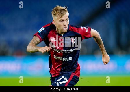 Rom, Italien. November 2025. Mattia Felici von Cagliari Calcio während der Serie A Enilive Match zwischen SS Lazio und Cagliari Calcio am 3. November 2025 in Rom Credit: Giuseppe Maffia/Alamy Live News Stockfoto