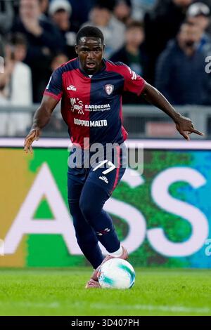 Rom, Italien. November 2025. Zito Luvumbo von Cagliari Calcio während der Serie A Enilive Match zwischen SS Lazio und Cagliari Calcio am 3. November 2025 in Rom Credit: Giuseppe Maffia/Alamy Live News Stockfoto