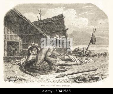 Maori-Mann bekommt ein heiliges Tattoo, Neuseeland. Der Künstler oder Tohunga ta Moko schneidet die Haut mit einem uhi Knochenmesser und trägt Tinte mit einem Meißel auf. Der Beschenkte mit Gesichtstowierung und Federkopfschmuck liegt auf einem Teppich in einer Blockhütte. Neuseeländer werden tätowiert. Holzschnitt aus Robert Browns The Races of Mankind, Cassell, Petter and Galpin, London, 1873. Stockfoto