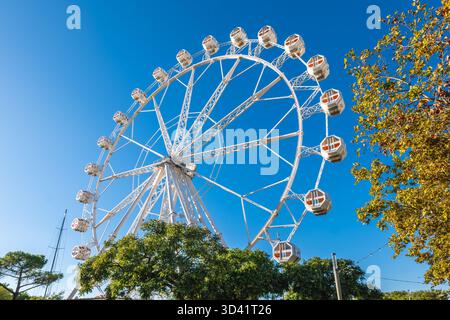 Port Vell Ferris Wheel befindet sich in Barcelona, Katalonien, Spanien Stockfoto