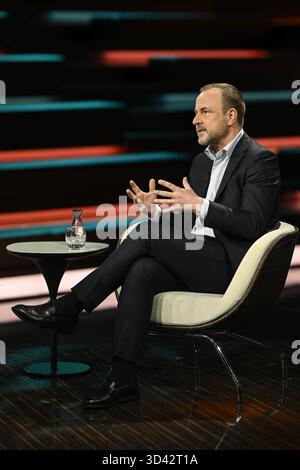 Peter Neumann Politologe 11/25 ihr Peter Neumann am 4. November 2025 in Markus Lanz , ZDF TV Fernsehen Talkshow Talkshow Talkshow Show Deutschland deutsch deutscher Mann Journalismus Journalist Politikwissenschaftler Terrorismus Terrorismusexperte Publizist deutscher Journalist Journalismus Autor Autor Terrorismus Experte Politik hoch ganz freistellbar sitzend sprechend gestikuliert *** Peter Neumann Politikwissenschaftler 11 25 ihr Peter Neumann am 4. November 2025 in Markus Lanz , ZDF TV Talkshow Talkshow Germany german german man Journalist Politikwissenschaftler Terrorismus exper Stockfoto