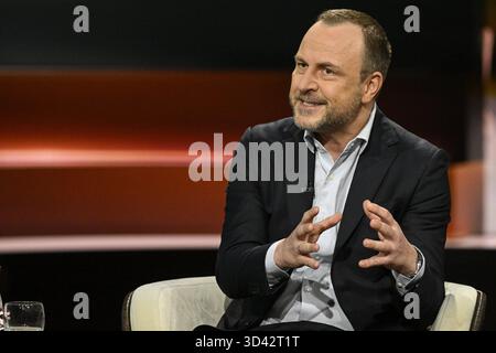 Peter Neumann Politologe 11/25 ihr Peter Neumann am 4. November 2025 in Markus Lanz , ZDF TV Fernsehen Talkshow Talkshow Talkshow Show Deutschland deutsch deutscher Mann Journalismus Journalist Politikwissenschaftler Terrorismus Terrorismusexperte Publizist deutscher Journalist Journalismus Autor Autor Terrorismusexperte Politik quer halb sitzend sprechend gestikuliert *** Peter Neumann Politikwissenschaftler 11 25 ihr Peter Neumann am 4. November 2025 in Markus Lanz , ZDF TV Talkshow Talkshow Talkshow Deutschland deutscher Mann Journalist Politikwissenschaftler Politikwissenschaftler Politikwissenschaftler G Stockfoto