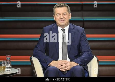 Sven Schulze Politiker 11/25 ihr Sven Schulze am 4. November 2025 in Markus Lanz , ZDF TV Fernsehen Talkshow Talkshow Deutschland deutsch deutscher Mann Politik CDU Sachsen-Anhalt Minister Landesminister Spitzenkandidat deutscher Politiker quer halb sitzend lächelnd *** Sven Schulze Politiker 11 25 Ihr Sven Schulze am 4. November 2025 in Markus Lanz , ZDF TV Talkshow Talkshow Deutschland deutsche Mannpolitik CDU Sachsen Anhalt Minister Staatsminister Spitzenkandidat deutscher Politiker Kreuz halb sitzend lächelnd Stockfoto