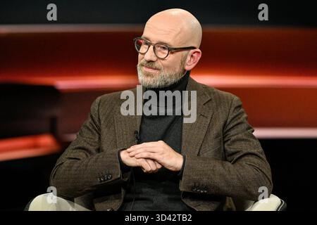 Dr. Peter Tauber Politiker 10/25 ihr Dr. Peter Tauber am 28. Oktober 2025 in Markus Lanz , ZDF TV Fernsehen Talkshow Talkshow Deutschland deutsch deutscher Mann Politik CDU ex ehemaliger ehemaliger Generalsekretär Politiker german quer halb sitzend lächelnd *** Dr. Peter Tauber Politiker 10 25 Ihr Dr. Peter Tauber am 28. Oktober 2025 in Markus Lanz , ZDF TV Talkshow Talkshow Deutschland deutsche deutsche Mann Politik CDU Ex ehemaliger Generalsekretär Generalsekretär General Politiker german Cross halb sitzend lächelnd Stockfoto