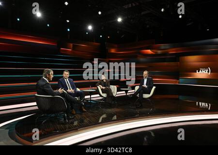 Talkrunde bei Markus Lanz , ZDF 11/25 her Markus Lanz, Sven Schulze, Anne Hähnig und Peter Neumann v.li. Am 4. November 2025 in Markus Lanz , ZDF TV Fernsehen Talkshow Talkshow Talkshow Deutschland deutsch deutsche Frau deutscher Mann Männer Politiker Politik CDU Sachsen-Anhalt Minister Landesminister Spitzenkandidat Journalistin Zeit Online Politologe Politikwissenschaftler Wissenschaftler Mann Italien italienisch italienisch-deutscher Moderator Fotografie Fotograf Journalismus Journalismus Journalist Autor Autor Gastmoderator deutsch-italienischer Moderator Fotograf Fotograf Fotograf Journalismus Journalist Autor Autor Moderator deutsch-italienischer Fotograf deutscher Pole Stockfoto