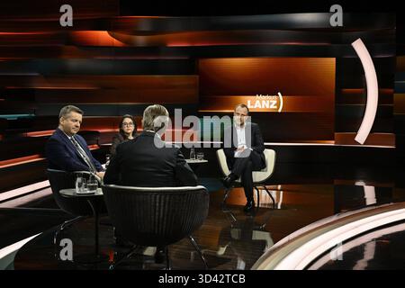 Talkrunde bei Markus Lanz , ZDF 11/25 her Sven Schulze, Anne Hähnig, Markus Lanz und Peter Neumann v.li. Am 4. November 2025 in Markus Lanz , ZDF TV Fernsehen Talkshow Talkshow Talkshow Deutschland deutsch deutsche Frau deutscher Mann Männer Politiker Politik CDU Sachsen-Anhalt Minister Landesminister Spitzenkandidat Journalistin Zeit Online Politologe Politikwissenschaftler Wissenschaftler Mann Italien italienisch italienisch-deutscher Moderator Fotografie Fotograf Journalismus Journalismus Journalist Autor Autor Gastmoderator deutsch-italienischer Moderator Fotograf Fotograf Fotograf Journalismus Journalist Autor Autor Moderator deutsch-italienischer Fotograf deutscher Pole Stockfoto