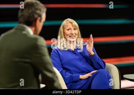 Markus Lanz mit Petra Köpping 10/25 ihr Markus Lanz und Petra Köpping am 28. Oktober 2025 in Markus Lanz , ZDF TV Fernsehen Talkshow Talkshow Talkshow Deutschland deutsch deutsche Frau deutscher Mann Politikerin Politik stellvertretende SPD-Vizevorsitzende sächsische Sachsen Sozialministerin Ministerin Landesministerin Mann Italien italienisch italienisch-deutscher Moderator Fotografie Fotograf Journalistin Journalistin Journalistin Journalistin Stockfoto