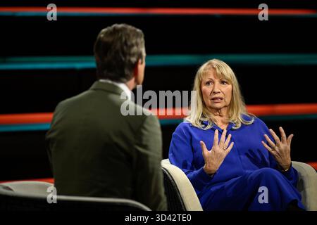 Markus Lanz mit Petra Köpping 10/25 ihr Markus Lanz und Petra Köpping am 28. Oktober 2025 in Markus Lanz , ZDF TV Fernsehen Talkshow Talkshow Talkshow Deutschland deutsch deutsche Frau deutscher Mann Politikerin Politik stellvertretende SPD-Vizevorsitzende sächsische Sachsen Sozialministerin Ministerin Landesministerin Mann Italien italienisch italienisch-deutscher Moderator Fotografie Fotograf Journalistin Journalistin Journalistin Journalistin Stockfoto