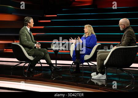 Talkrunde bei Markus Lanz , ZDF 10/25 her Markus Lanz, Petra Köpping und Dr. Peter Tauber v.li. Am 28. Oktober 2025 in Markus Lanz , ZDF TV Fernsehen Talkshow Talkshow Talkshow Deutschland deutsch deutsche Frau deutscher Mann Männer Politiker Politik CDU Ex ehemalige ehemalige Generalsekretär Politikerin stellvertretende SPD-Vizevorsitzende sächsische Sachsen Sozialministerin Ministerin Landesministerin Mann Italien italienisch italienisch-deutscher Moderator Fotografie Fotograf Journalistin Journalistin Journalistin Journalistin Journalistin Autorin Autor Gastgeberin german-ita Stockfoto