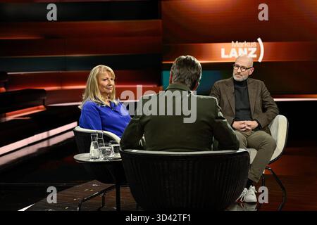 Talkrunde bei Markus Lanz , ZDF 10/25 her Petra Köpping, Markus Lanz und Dr. Peter Tauber v.li. Am 28. Oktober 2025 in Markus Lanz , ZDF TV Fernsehen Talkshow Talkshow Talkshow Deutschland deutsch deutsche Frau deutscher Mann Männer Politiker Politik CDU Ex ehemalige ehemalige Generalsekretär Politikerin stellvertretende SPD-Vizevorsitzende sächsische Sachsen Sozialministerin Ministerin Landesministerin Mann Italien italienisch italienisch-deutscher Moderator Fotografie Fotograf Journalistin Journalistin Journalistin Journalistin Journalistin Autorin Autor Gastgeberin german-ita Stockfoto