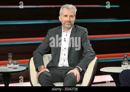 Boris Palmer Politiker 10/25 ihr Boris Palmer am 29. Oktober 2025 in Markus Lanz , ZDF Aufzeichnung vom 28. Oktober 2025 TV Fernsehen Talkshow Talkshow Deutschland deutsch deutscher deutscher Mann Politik parteilos parteiloser ex ehemaliger Grüner Grünen ob Oberbürgermeister Tübingen deutscher Politiker Bürgermeister quer halb sitzend lächelnd *** Boris Palmer Politiker 10 25 Ihr Boris Palmer am 29. Oktober 2025 in Markus Lanz , ZDF Aufnahme vom 28. Oktober 2025 TV-Talkshow Talkshow Deutschland Stockfoto