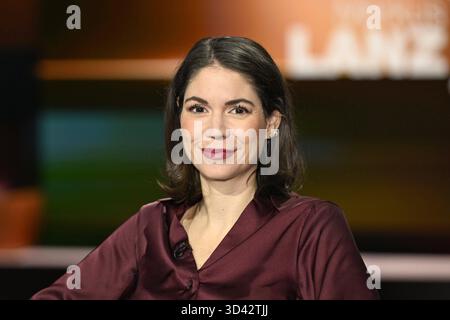 Karina Mößbauer Journalistin 10/25 Ihre Karina Mößbauer am 29. Oktober 2025 in Markus Lanz , ZDF Aufzeichnung vom 28. Oktober 2025 TV Fernsehen Talkshow Talkshow Deutschland deutsch deutsche Frau Autorin Journalismus Korrespondentin Chefkorrespondentin die Pionierjournalistin deutsche quer Porträt lächelnd *** Karina Mößbauer Journalistin 10 25 Ihre Karina Mößbauer Journalistin 10 25 Ihre Karina Mößbauer am 29. Oktober 2025 in Markus Lanz , ZDF Aufnahme vom 28. Oktober 2025 TV Talk Show Talk Show Deutschland Deutsche Autorin Journalismus Korrespondentin Chefkorrespondentin Chefkorrespondentin der Pionierjournalismusjournalismusjournalismusjournalismusreise Stockfoto