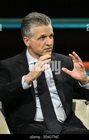 Thorsten frei Politiker 10/25 Ihr Thorsten frei am 29. Oktober 2025 in Markus Lanz , ZDF Aufzeichnung vom 28. Oktober 2025 TV Fernsehen Talkshow Talkshow Deutschland deutsch deutscher Mann Politik CDU Kanzleramtsminister Politiker german hoch halb sitzend sprechend gestikuliert *** Thorsten frei Politiker 10 25 ihr Thorsten frei am 29. Oktober 2025 in Markus Lanz , ZDF Aufnahme vom 28. Oktober 2025 TV Talkshow Deutschland Deutsche Deutsche Mannpolitik CDU Kanzleramtsminister Politiker German High halb sitzend sprechend gestikulierend Stockfoto