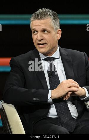 Thorsten frei Politiker 10/25 Ihr Thorsten frei am 29. Oktober 2025 in Markus Lanz , ZDF Aufzeichnung vom 28. Oktober 2025 TV Fernsehen Talkshow Talkshow Deutschland deutsch deutscher Mann Politik CDU Kanzleramtsminister Politiker german hoch halb sitzend sprechend gestikuliert *** Thorsten frei Politiker 10 25 ihr Thorsten frei am 29. Oktober 2025 in Markus Lanz , ZDF Aufnahme vom 28. Oktober 2025 TV Talkshow Deutschland Deutsche Deutsche Mannpolitik CDU Kanzleramtsminister Politiker German High halb sitzend sprechend gestikulierend Stockfoto