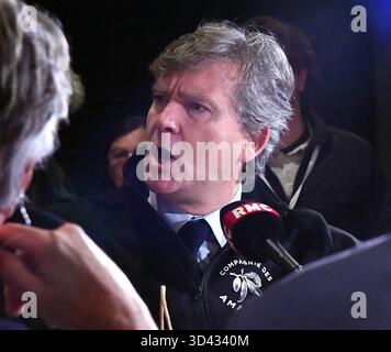 Paris, Frankreich. November 2025. Arnaud Montebourg, ehemaliger Minister und Imker bei der Fernsehshow „Les Grandes Gueules“ bei der 13. Ausgabe der Ausstellung Made in France, einer Veranstaltung, die der französischen Herstellung im Ausstellungszentrum Porte de Versailles gewidmet ist, am 6. November 2025 in Paris, Frankreich. Foto: Karim Ait Adjedjou/ABACAPRESS.COM Credit: Abaca Press/Alamy Live News Stockfoto