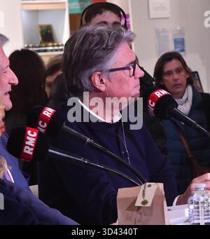 Paris, Frankreich. November 2025. Alain Marschall moderierte die Fernsehsendung „Les Grandes Gueules“ bei der 13. Ausgabe der Ausstellung Made in France, einer Veranstaltung, die der französischen Fertigung im Ausstellungszentrum Porte de Versailles gewidmet ist, am 6. November 2025 in Paris. Foto: Karim Ait Adjedjou/ABACAPRESS.COM Credit: Abaca Press/Alamy Live News Stockfoto