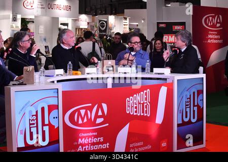 Paris, Frankreich. November 2025. Fernsehshow „Les Grandes Gueules“ bei der 13. Ausgabe der Ausstellung Made in France, einer Veranstaltung, die der französischen Fertigung im Ausstellungszentrum Porte de Versailles gewidmet ist, am 6. November 2025 in Paris. Foto: Karim Ait Adjedjou/ABACAPRESS.COM Credit: Abaca Press/Alamy Live News Stockfoto