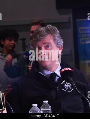 Paris, Frankreich. November 2025. Arnaud Montebourg, ehemaliger Minister und Imker bei der Fernsehshow „Les Grandes Gueules“ bei der 13. Ausgabe der Ausstellung Made in France, einer Veranstaltung, die der französischen Herstellung im Ausstellungszentrum Porte de Versailles gewidmet ist, am 6. November 2025 in Paris, Frankreich. Foto: Karim Ait Adjedjou/ABACAPRESS.COM Credit: Abaca Press/Alamy Live News Stockfoto