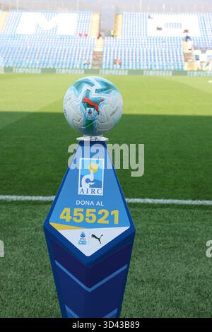 Como, Italien. November 2025. Como's AIRC 45521 während des Fußballspiels der Serie A zwischen Como und Cagliari im Giuseppe Sinigaglia Stadion in Como, Norditalien - 8. November 2025 Sport - Soccer. (Foto: Antonio Saia/LaPresse) Credit: LaPresse/Alamy Live News Stockfoto