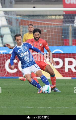Como, Italien. November 2025. ComoÕs ComoÕs Maxence Caqueret während des Fußballspiels der Serie A zwischen Como und Cagliari im Giuseppe Sinigaglia-Stadion in Como, Norditalien - 8. November 2025 Sport - Fußball. (Foto: Antonio Saia/LaPresse) Credit: LaPresse/Alamy Live News Stockfoto