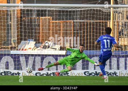 Empoli, Italien. November 2025. Stiven Shpendi (Empoli) erzielt beim Spiel Empoli FC gegen US Catanzaro, italienischer Fußball Serie B in Empoli, Italien, 08. November 2025 Credit: Independent Photo Agency/Alamy Live News Stockfoto